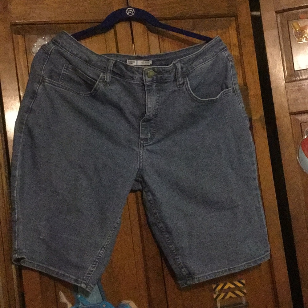 ✨3 FOR $10 SALE ITEM✨ Midrise Bermuda Shorts